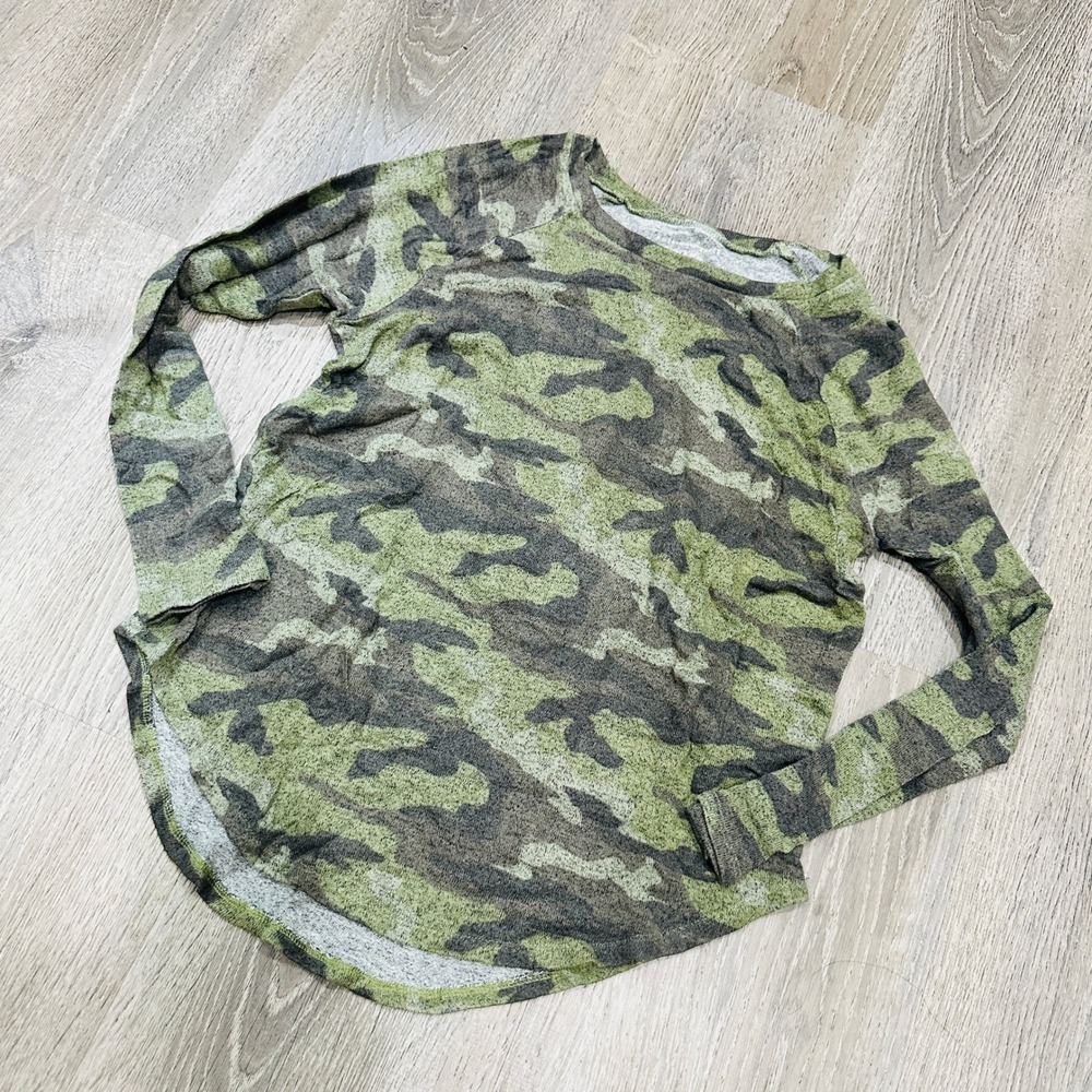American Eagle Camouflage Long Sleeve Raglan Top Green Olive Camo‎ Soft Knit S